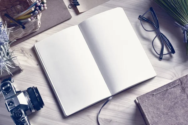 Paper Notepad On Wooden Table. — Stock Photo, Image