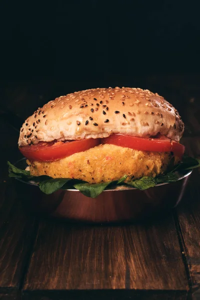 Wortel en Quinoa vegetarische hamburger. — Stockfoto