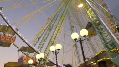 Dönme dolap Avignon, Fransa için detay.