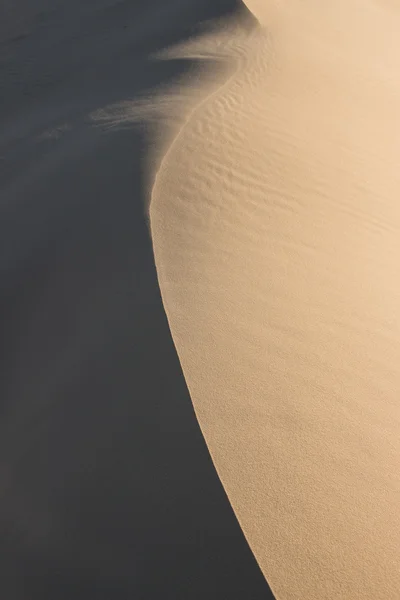 Licht en in een zand-duin — Stockfoto