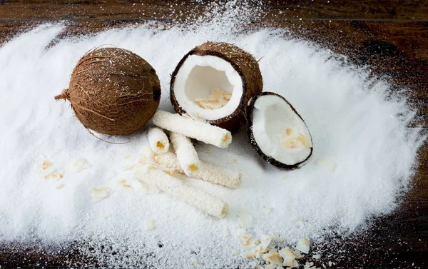 Kokosnoten en kokosnoot snoep. — Stockfoto