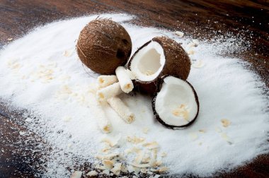 Hindistan cevizi ve Hindistan cevizi tatlılar.