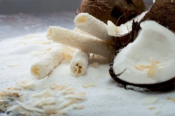 Kokosnoten en kokosnoot snoep. — Stockfoto