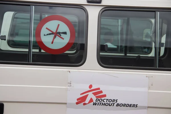 Silah politikası ve kuralları yok, insani yardım çalışanları, tarafsızlık ve tarafsızlık yok.