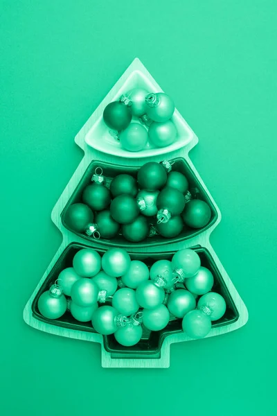 Bolas decoraciones de Navidad, tonificado verde —  Fotos de Stock