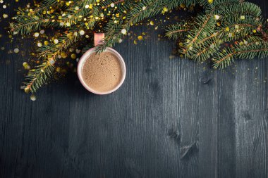Bir fincan kahveden yapılmış Noel balosu