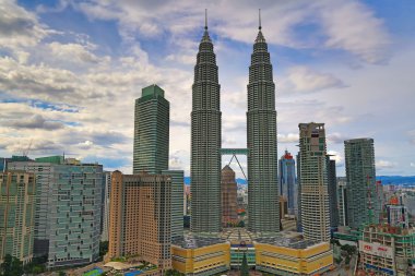 Petronas İkiz Kuleleri