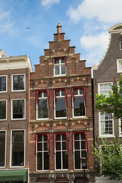 Traditionelle häuser von amsterdam — Stockfoto