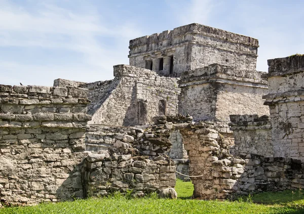 Ruinas de la fortaleza maya —  Fotos de Stock