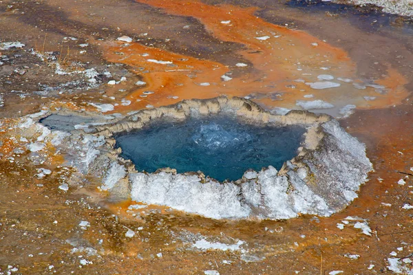 Piscina de água em Yellowstone — Fotografia de Stock