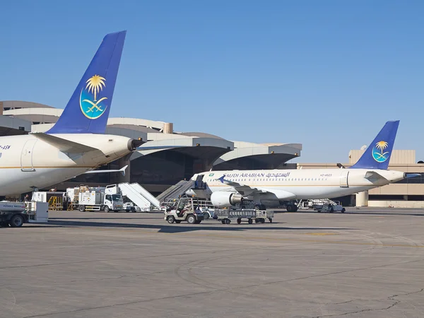 Avions à Riyad King Khalid — Photo