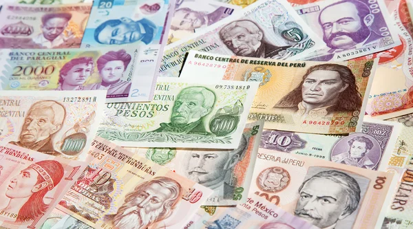 Банкноты Южной Америки — стоковое фото