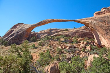 Kemerlerdeki manzara kavisi.