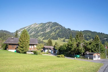 alps içinde küçük bir köy