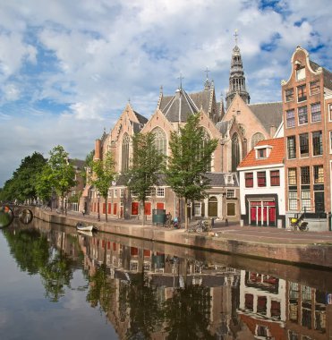 Amsterdam geleneksel evleri