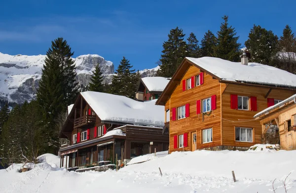 Inverno nos alpes suíços — Fotografia de Stock