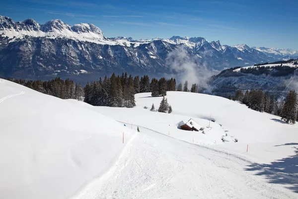 Invierno en los alpes suizos — Foto de Stock