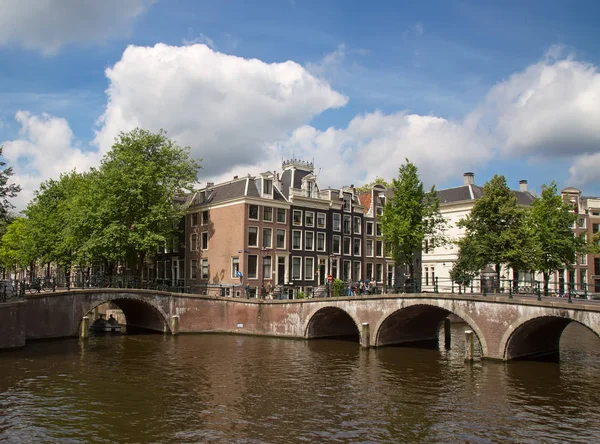 Kanaal van de stad Amsterdam — Stockfoto