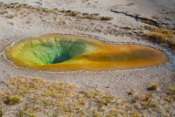 Gorący basen w Parku Narodowym Yellowstone — Zdjęcie stockowe