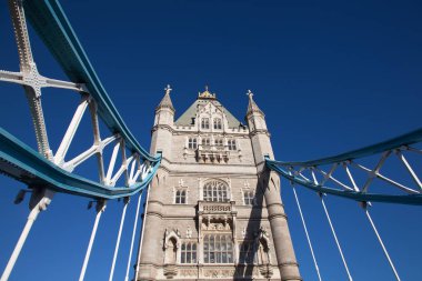 ünlü kule Köprüsü