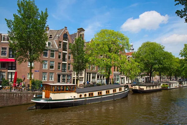 Kanałów w mieście Amsterdam — Zdjęcie stockowe