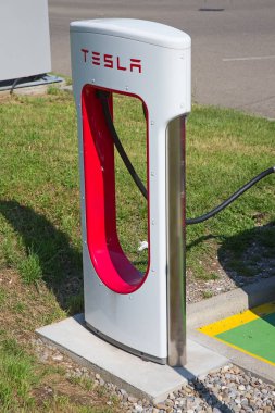 Tesla Supercharger istasyonu 