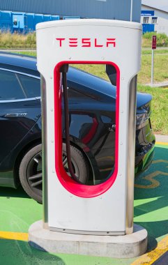 Tesla Supercharger istasyonu 