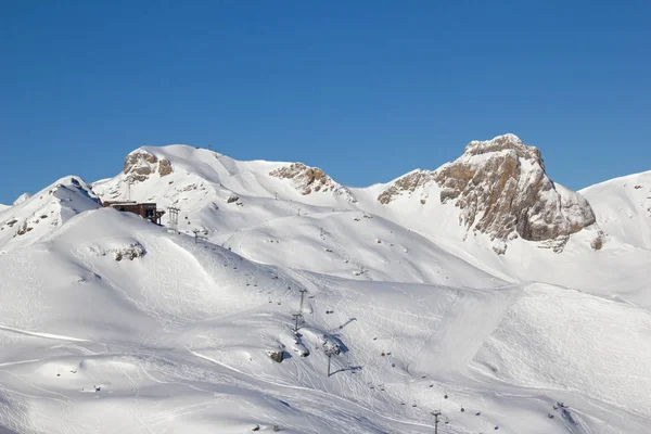 Invierno en los Alpes suizos — Foto de Stock