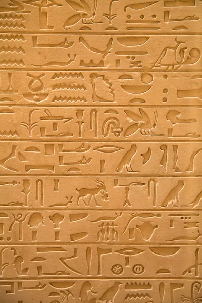 Jeroglíficos egipcios en la pared —  Fotos de Stock