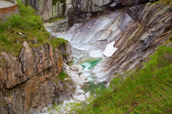 Bellissimo fiume Reuss — Foto Stock