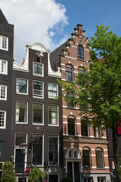Traditionelle häuser von amsterdam — Stockfoto
