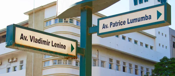 Rusty street signs in Maputo — Stock Photo, Image