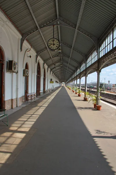 Main railway station and bus terminal