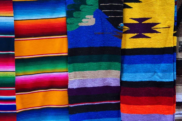 Mexicaanse gestripte stof — Stockfoto