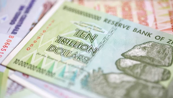 Banknoty Zimbabwe po hiperinflacji — Zdjęcie stockowe