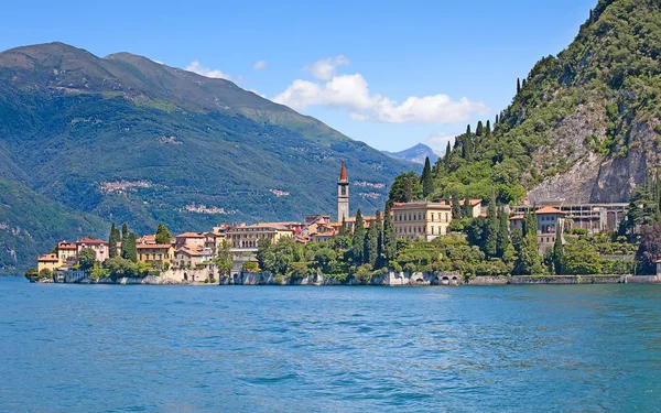 Vue de la ville de Cernobbio — Photo