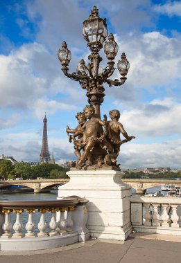 Paris'teki Köprü alexandre III 