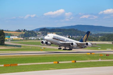 A-380 Singapur Havayolları kalktıktan 