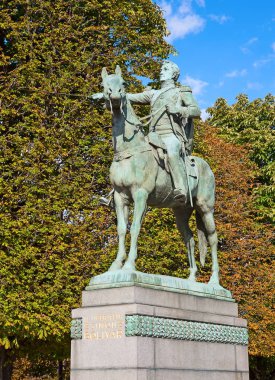 Simon Bolivar bronz heykeli 