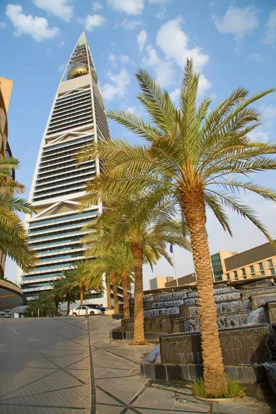 Фасад башни Аль-Фейсалии — стоковое фото
