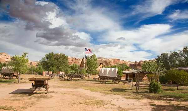 Puesto de avanzada histórico de Wild West Pioneers — Foto de Stock