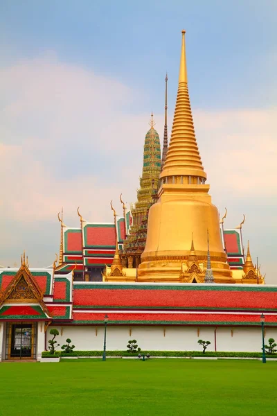 Tempel des smaragdgrünen Buddha — Stockfoto