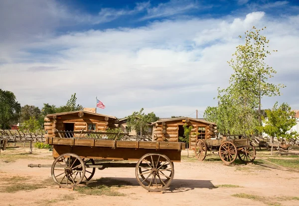 Puesto de avanzada histórico de Wild West Pioneers —  Fotos de Stock
