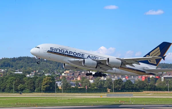 Avions se préparant au décollage — Photo