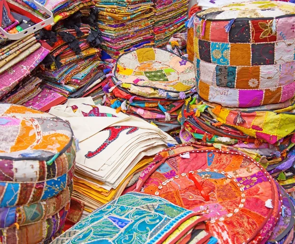 Colorful crazy quilt on market — Stock Photo, Image