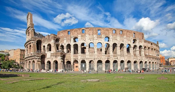 Ruínas do Coliseu em Roma — Fotografia de Stock