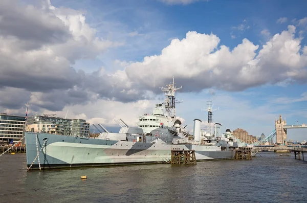 HMS Belfast sur le quai — Photo