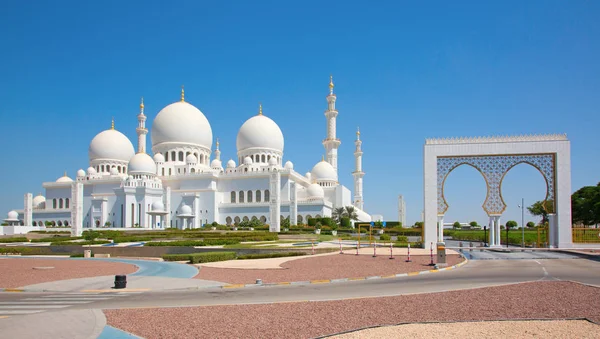 Mesquita Sheikh Zayed famosa em Abu Dhabi — Fotografia de Stock
