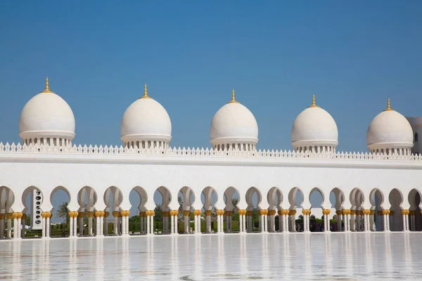 Famous Sheikh Zayed mosque in Abu Dhabi — Stock Photo, Image