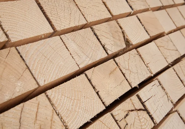 Стек новых деревянных шпилек — стоковое фото